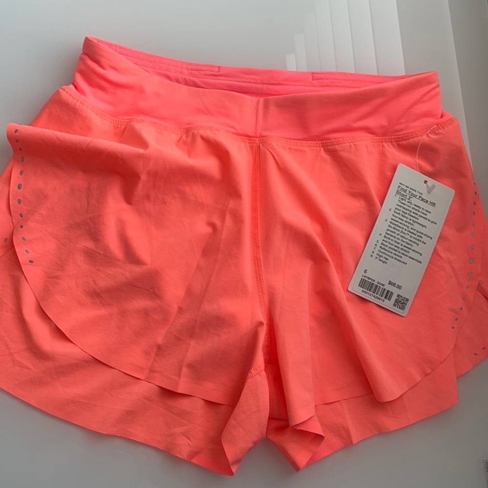 NWT lululemon Find Your Pace shorts Sunset